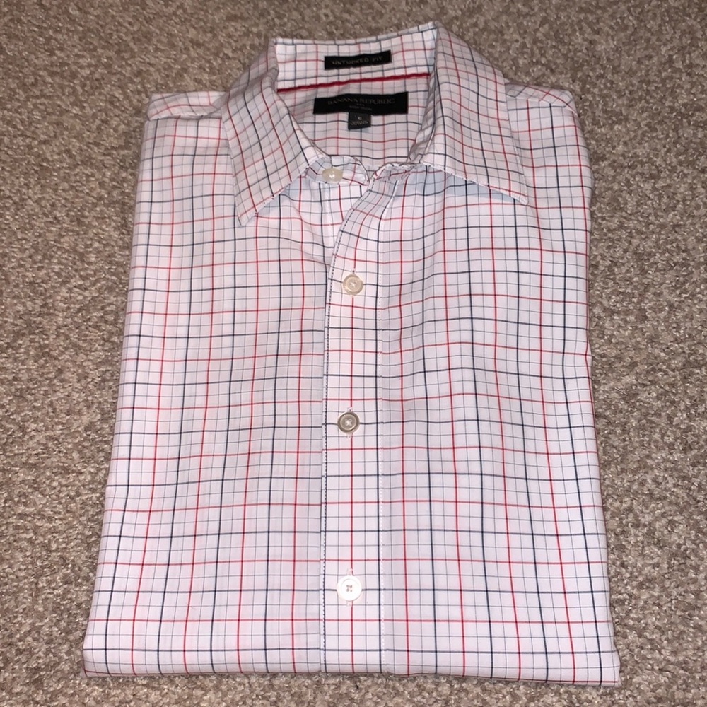 Small Banana Republic Untucked Fit Button Down